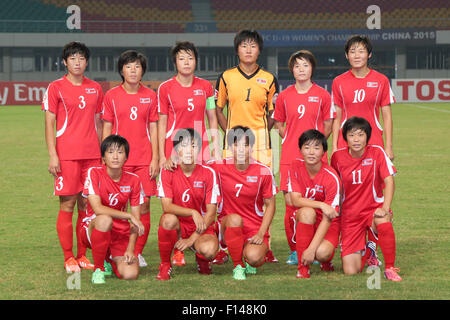 Nanjing, Cina. 26 Ago, 2015. U-19 donna RPD di Corea nazionale gruppo team line-up (PRK) Calcio/Calcetto : RPD di Corea team group (L-R) Sol Gyong U, Onu Hwa Choe, Sol Gyong Choe, Myong Sun Kim, Sim Hyang Ri, Sim Onu Ri anteriore: Onu Yong Ri, Jong Sim Wi, Kyong Hyang Ri, in modo Yon Jon, Phyong Kim Hwa pongono durante l'AFC U-19 campionato delle donne semifinale partita tra la RPD di Corea e Cina P.R. a Jiangning Centro Sportivo Stadium di Nanjing, Cina . © AFLO/Alamy Live News Foto Stock