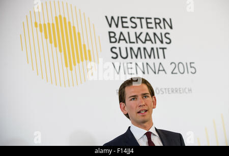 Vienna, Austria. Il 27 agosto, 2015. Il Ministro degli esteri austriaco Sebastian Kurz partecipa a una conferenza stampa durante i paesi dei Balcani occidentali svoltosi a Vienna, la capitale dell'Austria, e il agosto 27, 2015. © Qian Yi/Xinhua/Alamy Live News Foto Stock