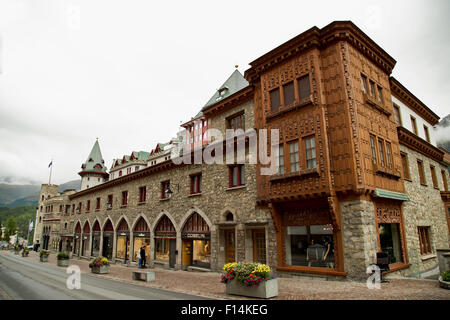 Il Badrutt's Palace Hotel in St Moritz Svizzera su un nuvoloso giorno di estate Foto Stock