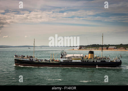 Il piroscafo Shieldhall vela sul Solent, Hampshire, Regno Unito Foto Stock