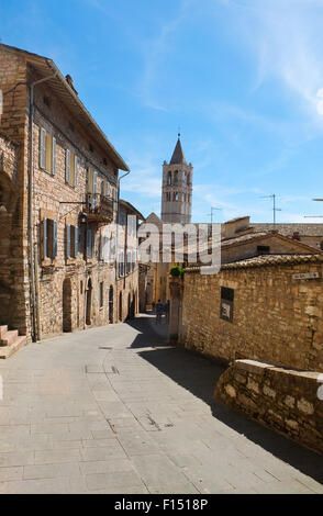 Vista di una strada ad Assisi Umbria Italia Foto Stock