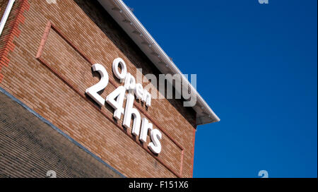 Supermercato segno, aperto 24 ore Foto Stock