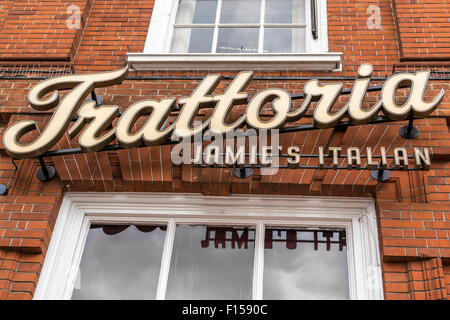 Jamie Oliver's Frattoria ristorante italiano che serve cibo classico da Italia a Chelmsford High Street in agosto 2015 Foto Stock