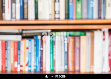 libreria con molti libri nel il biblioteca, sfocato sfondo con