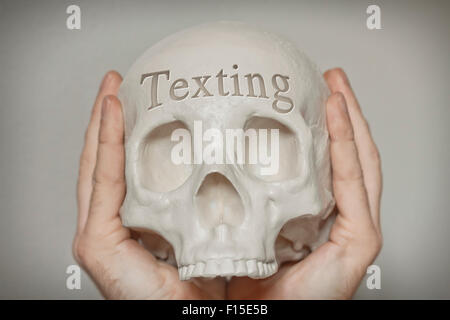 Parola incisa texting sul cranio precisare le cause di morte Foto Stock