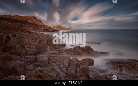 Mumbles faro dal bracciale Bay sulla Penisola di Gower Foto Stock