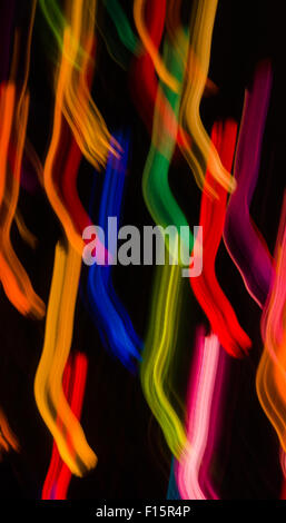 Abstract Design artistico di luci colorate con sfondo scuro e forme differenti Foto Stock