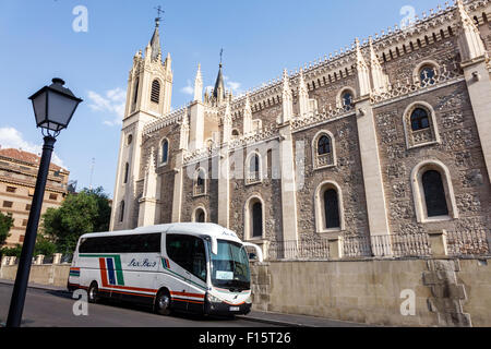 Madrid Spagna,Ispanico Retiro,San Jeronimo el Real,St Jerome Royal Church, chiesa cattolica romana, religione, 16 ° secolo, gotico, architettura esterna, autobus Foto Stock