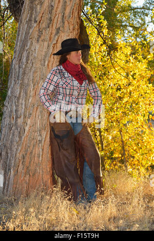 Ritratto di Cowgirl, Shell, Wyoming USA Foto Stock