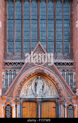 Close-up di sant'Agostino e San Giovanni Battista chiesa cattolica (John's Lane chiesa), Dublino Repubblica di Irlanda Foto Stock