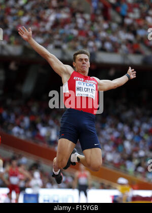 Pechino, Cina. 28 Agosto, 2015. Adam Sebastian Helcelet della Repubblica ceca compete durante gli uomini decathlon salto in lungo la concorrenza a 2015 IAAF Campionati del mondo presso il "nido" dello Stadio Nazionale di Pechino, capitale della Cina, e il agosto 28, 2015. Credito: Wang Lili/Xinhua/Alamy Live News Foto Stock