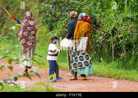 MAYANGE; Ruanda - 4 novembre: donna non identificato dall'ONU Millenium Village a novembre 4; 2013. Si tratta di un villaggio di rimpatriati Foto Stock