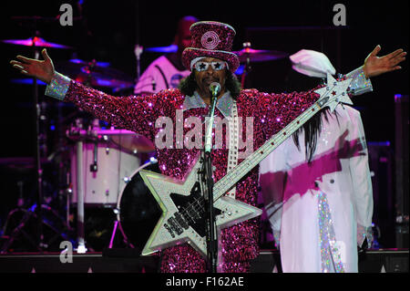 Philadelphia, Pennsylvania, USA. Il 27 agosto, 2015. Il leggendario Rock and Roll Hall of Famer, BOOTSY COLLINS, effettuando in corrispondenza dell centro musicale "l'essenza del divertimento" 2015 concerto estivo di credito serie: Ricky Fitchett/ZUMA filo/Alamy Live News Foto Stock