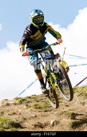 La Val di Sole, Italia - 22 August 2015: Bergamont componenti Hayes Factory Team rider Masters Edward, in azione durante la mens Foto Stock