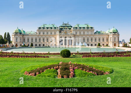 In alto il palazzo del Belvedere di Vienna Foto Stock