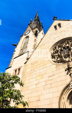 La chiesa di pace (Friedenskirche) sulle rive del fiume Main, vicino ai seguenti luoghi di interesse Castello di Hanau, Hesse, Germania Foto Stock