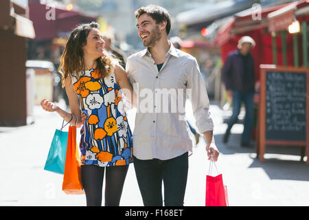 Matura per fare shopping a Parigi Foto Stock