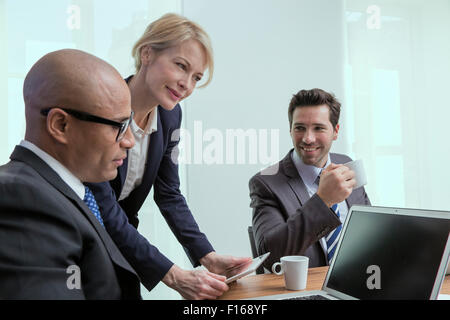 La gente di affari sale riunioni Foto Stock