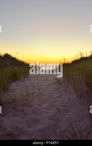 Sunrise a Waukegan Spiaggia municipale, Waukegan, Illinois Foto Stock