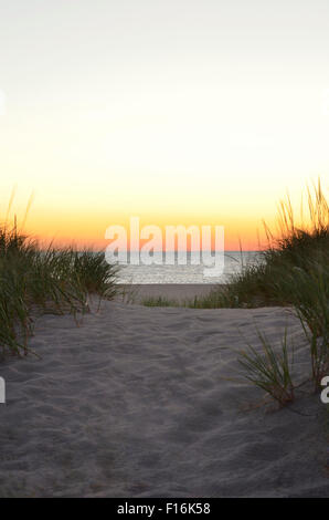 Sunrise a Waukegan Spiaggia municipale, Waukegan, Illinois Foto Stock