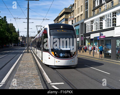 Dh Princes Street Edinburgh Edinburgh tram Princes Street i tracciafile uk moderno tram Foto Stock