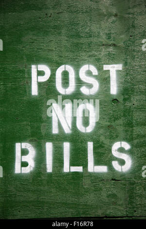 Post le fatture non scritto sul sito in costruzione barriera Foto Stock