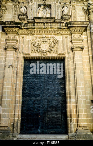 La porta chiusa nella cattedrale di Jerez de la Frontera, Spagna Foto Stock