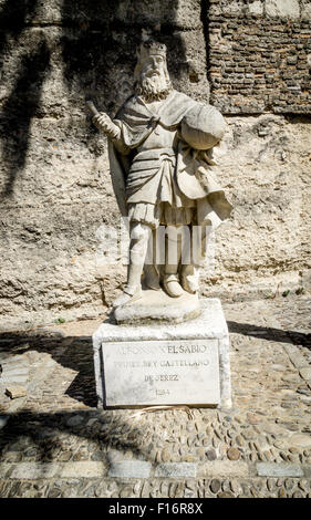 Statua di re Alfonso X El Sabio) nell'Alcazar in Jerez de la Frontera, Spagna. Foto Stock