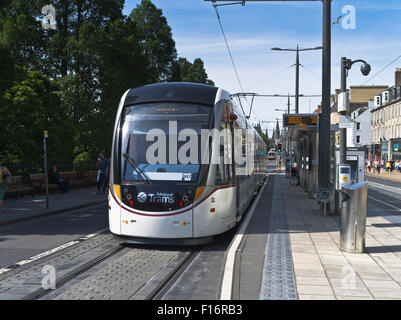 Dh Princes Street Edinburgh Edinburgh tram Princes Street fermata del tram Stazione Regno Unito moderna piattaforma Foto Stock