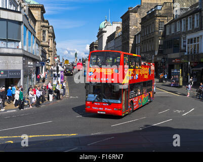 Dh Princes Street Edinburgh City Sightseeing Edinburgh bus open top double decker Foto Stock