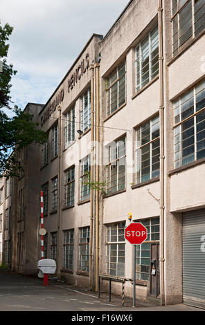 Ex vecchia fabbrica di matite Cumberland Pencils ridondante Keswick Cumbria Inghilterra Regno Unito GB Gran Bretagna Foto Stock