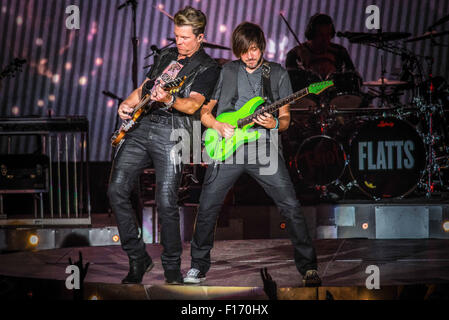 Toronto, Ontario, Canada. 28 Agosto, 2015. Rascal Flatts è un paese americano pop music group Rascal Flatts suona presso il Molson anfiteatro canadese a Toronto. I membri della band: GARY LEVOX, JAY DEMARCUS, JOE DON ROONEY © Igor Vidyashev/ZUMA filo/Alamy Live News Foto Stock