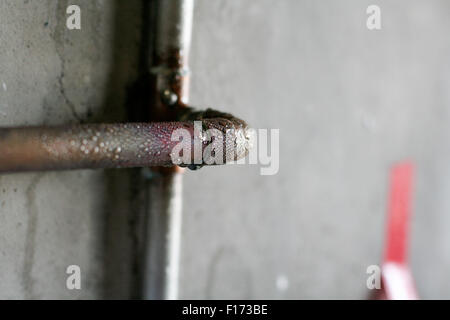 La condensazione di un tubo di rame la profondità di campo Foto Stock