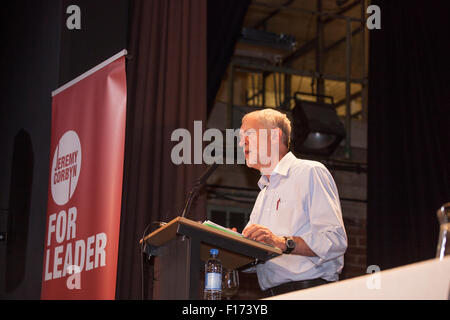 Exeter Devon Regno Unito 28 agosto 2015 Jeremy Corbyn indirizzi del partito laburista Rally di Leadership Foto Stock