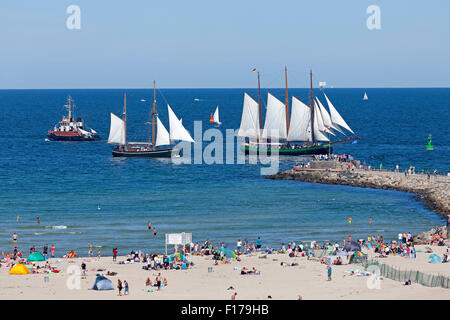 Le navi a vela, Hanse Sail, Warnemuende, Rostock, Meclemburgo-Pomerania Occidentale, Germania Foto Stock