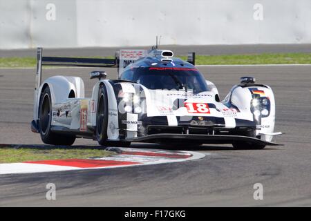 Nurburgring, Germania. Il 29 agosto, 2015. Qualifica per il round 4 del campionato mondiale Endurance, la 6 Ore del Nurburgring. Team Porsche 919 ibrido LMP1 pilotato da Romain Dumas, Neel Jani e Marc Lieb. Credito: Azione Sport Plus/Alamy Live News Foto Stock