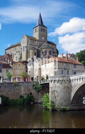 Montmorillon, Francia, Cité de l'Ecrit, Notre Dame Foto Stock