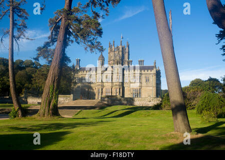 Margam castello del XIX secolo in stile vittoriano gotico mock Margam Park Port Talbot Neath Port Talbot County South Wales UK Foto Stock