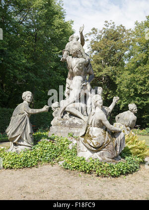 Statua nei giardini presso il Residence Palace, Würzburg, Baviera, Germania Foto Stock