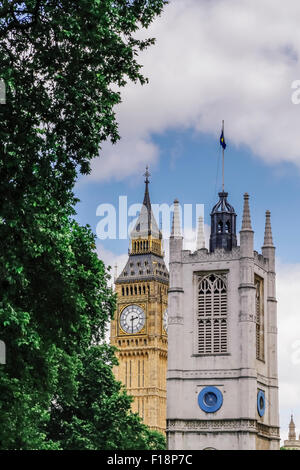 Torri di Big Ben e St. Margarets Chiesa, Westminster, London REGNO UNITO Foto Stock