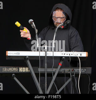 Portsmouth, Regno Unito. Domenica 30 agosto 2015. Vittorioso Festival - Domenica Dave McCabe eseguendo sulla fase comune a Southsea comune. Credito: UKNIP / Alamy Live News Foto Stock