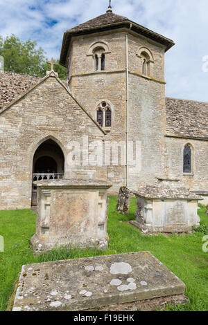 Chiesa di San Nicola di Myra, Ozleworth, Gloucestershire, England, Regno Unito Foto Stock