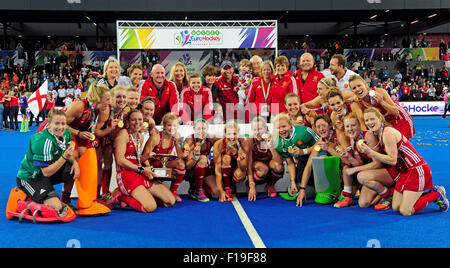 Lea Valley, Londra, Regno Unito. Il 30 agosto, 2015. Unibet EuroHockey Championships Giorno 10. Medaglia d'oro finale. Tra Inghilterra e Paesi Bassi. Squadra dell'inghilterra win Gold Credit: Azione Plus sport/Alamy Live News Foto Stock