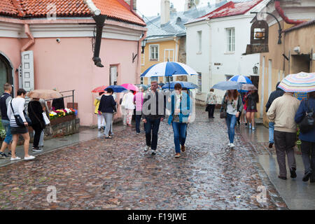 Tallinn Town Hall, Estonia mentre piove in estate Foto Stock