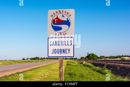 Nebraska, Sandhills viaggio Hwy 2 Scenic Byway, estremità orientale, cartello stradale Foto Stock