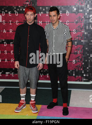 Los Angeles, California, USA. Il 30 agosto, 2015. 21 piloti assiste il 2015 MTV Video Music Awards arrivi presso il Microsoft Theatre di Los Angeles, la California il 30 agosto 2015 . 2015 Credit: D. lunga/Globe foto/ZUMA filo/Alamy Live News Foto Stock