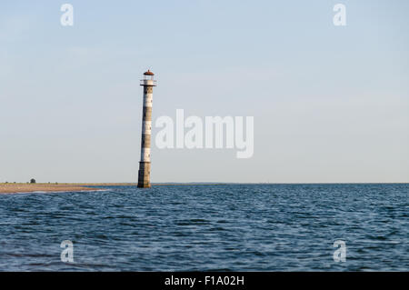 La caduta di Kiipsaare faro nelle acque del Mar Baltico, Estonia Foto Stock