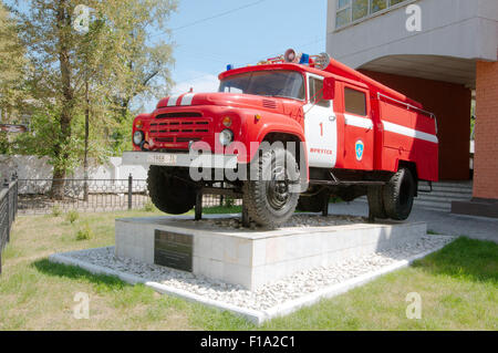 Irkutsk, Siberia, Russia. Il 26 settembre, 2009. Il camion dei pompieri. Irkutsk, Siberia, Federazione russa © Andrey Nekrasov/ZUMA filo/ZUMAPRESS.com/Alamy Live News Foto Stock