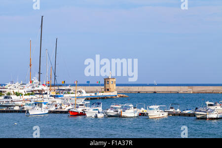 Paesaggio di Casamicciola Terme porto, Isola d Ischia, Italia Foto Stock