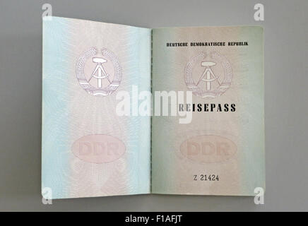 Berlino, Germania, mantecato passaporto della RDT Foto Stock